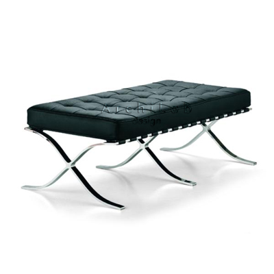 Ludwig Mies Van Der Rohe: Ottoman - 67/P2